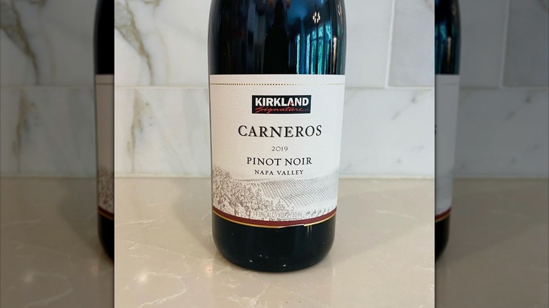 Kirkland Signature Pinot Noir Carneros bottle