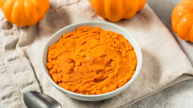 White bowl with pumpkin puree