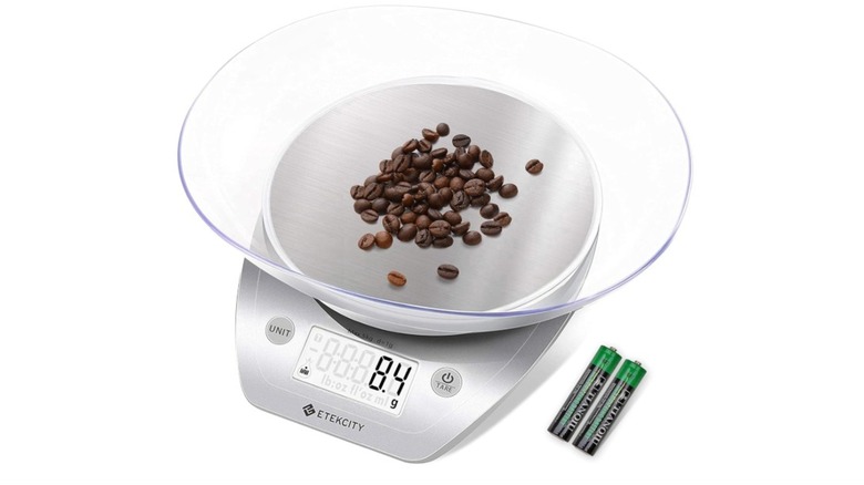 An Etekcity kitchen scale with bowl