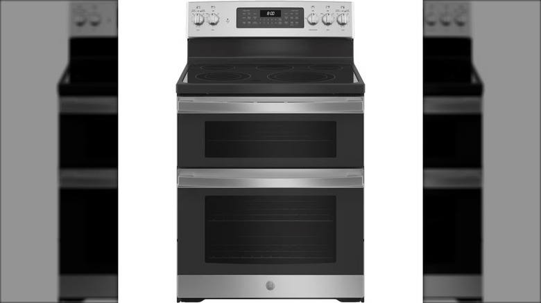 GE 30-inch Glass Top 5-Burner Electric Stove white background