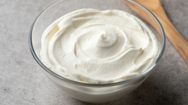 Crème frâiche in bowl