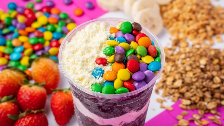 Açaí with colorful candies