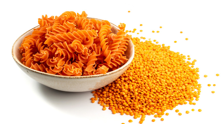 Red lentil fusilli pasta