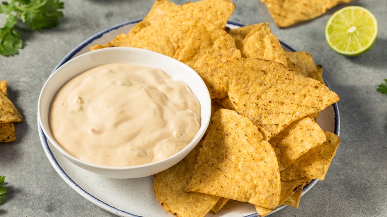 Cheese dip with chips