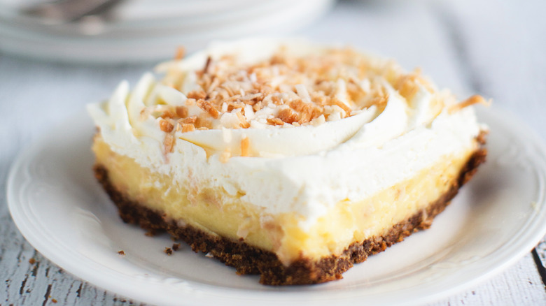 Coconut cream pie