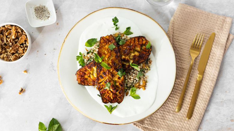 grilled zucchini on plate