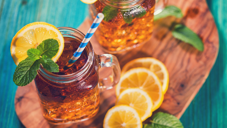 Sweet tea with lemon and mint