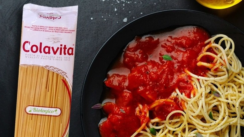 Cooked and dry Colavita spaghetti