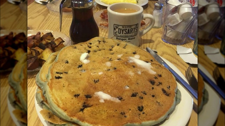 pumpkin chocolate chip pancakes