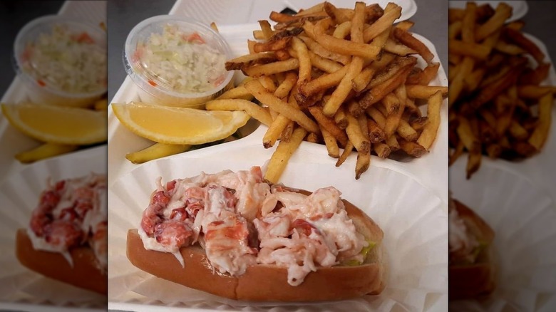 lobster roll basket