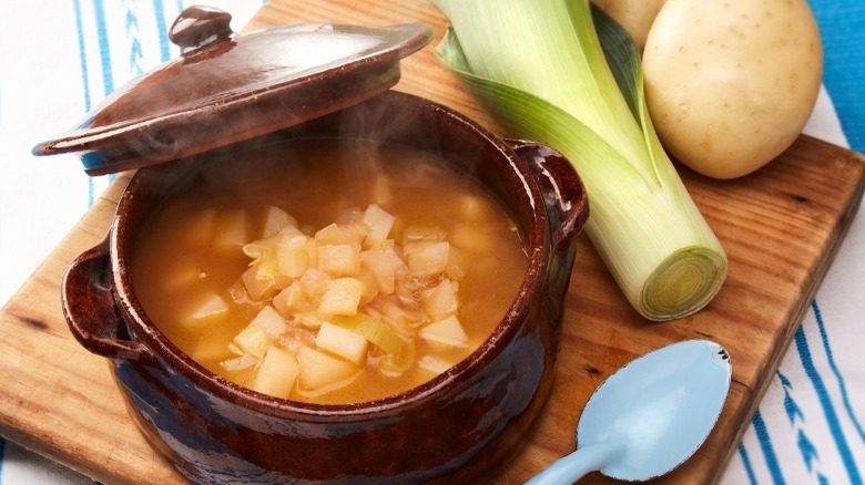 Mexican potato and leek soup