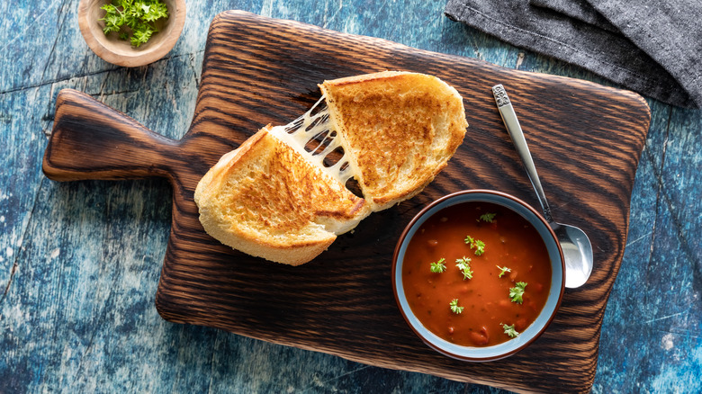 Your Guide to Packing a Grilled Cheese Sandwich (and Keeping It Warm)