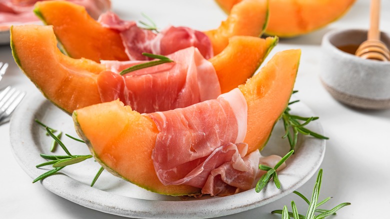 prosciutto-wrapped cantaloupe slices