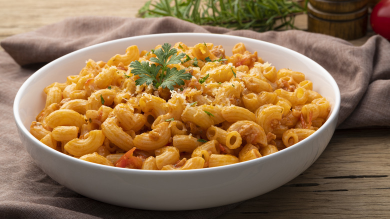 mac and cheese tomato sauce 