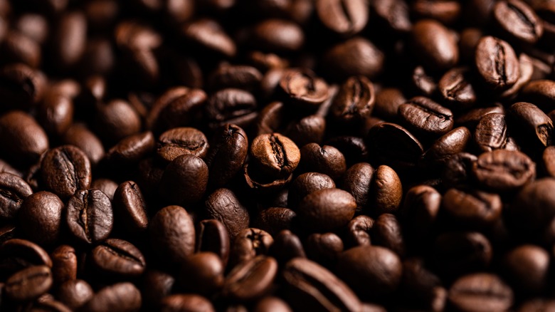 Roasted coffee beans