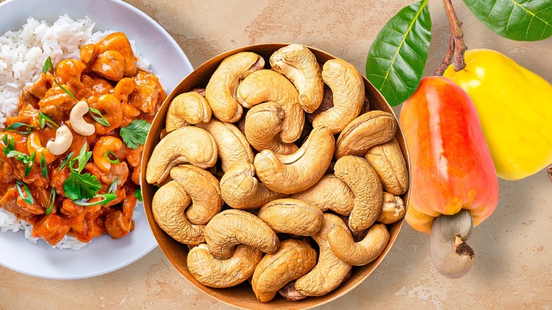 Cashew nuts, fruit, chicken bowl