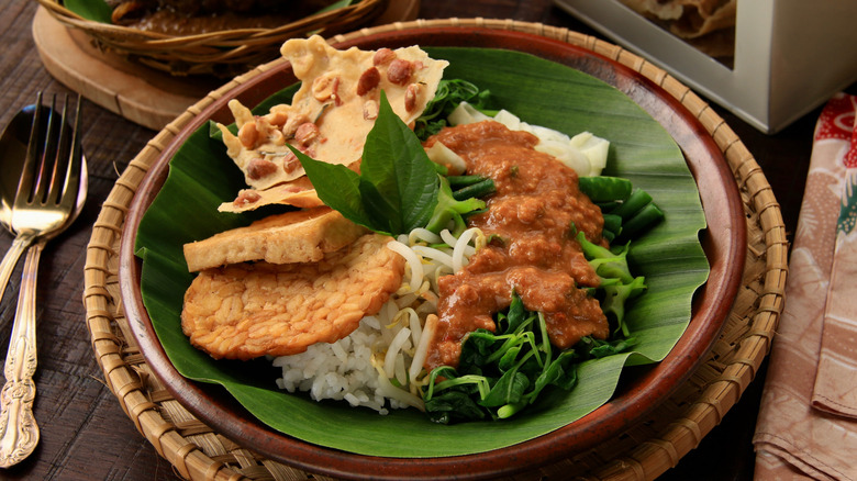 Traditional Indonesian tempeh meal 