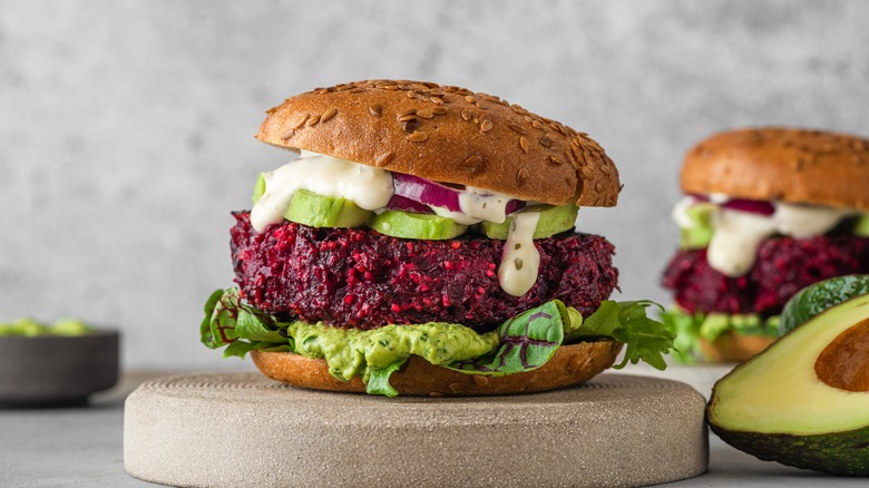 Beet burgers with buns