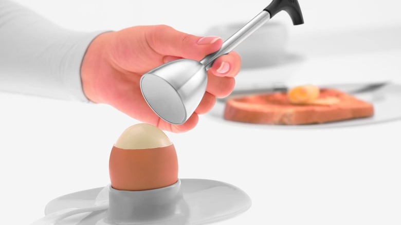 Egg cracker topper