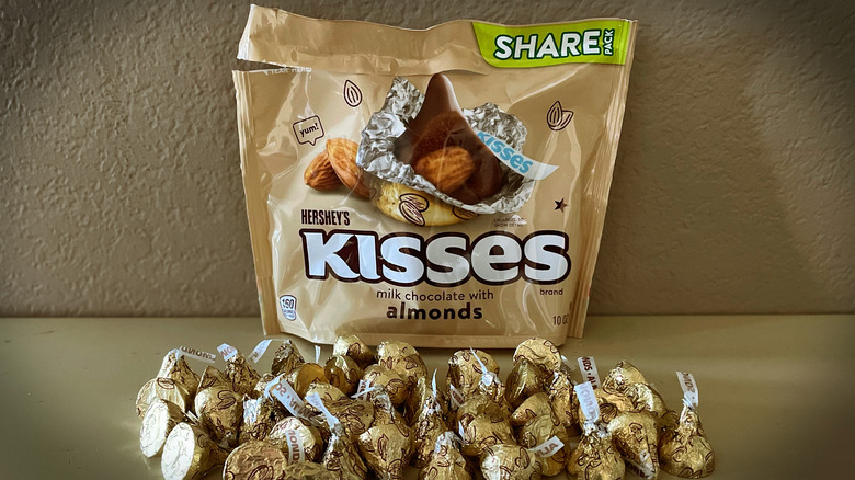 Hershey's Kisses Milk Chocolate with Almonds