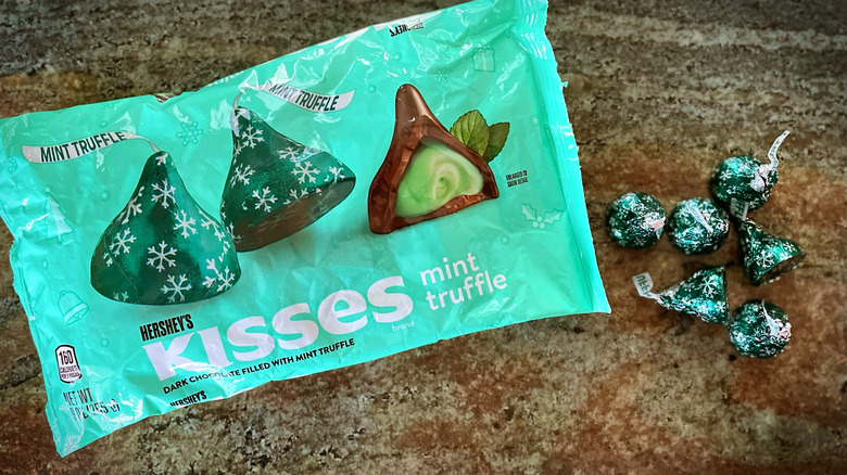 Hershey's Kisses Mint Truffle