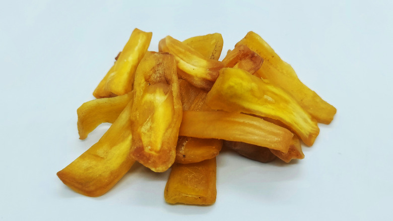Piled ripe yellow jackfruit chips