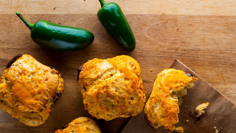 Jalapeno cornbread muffins 