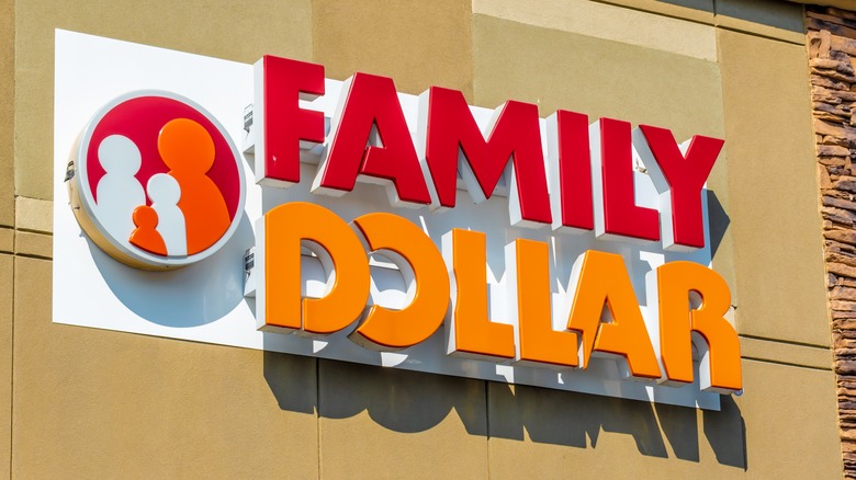 Family Dollar sign