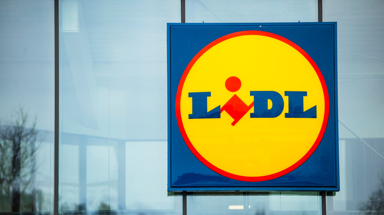 Lidl grocery sign