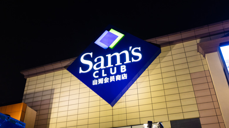 Sam's Club sign