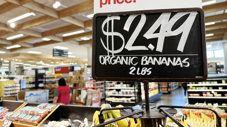 Organic food sign in supermarket