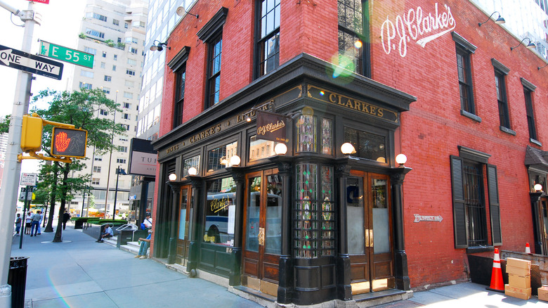 P.J. Clarke's restaurant exterior