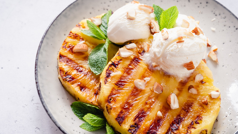 Grilled pineapple with ice cream