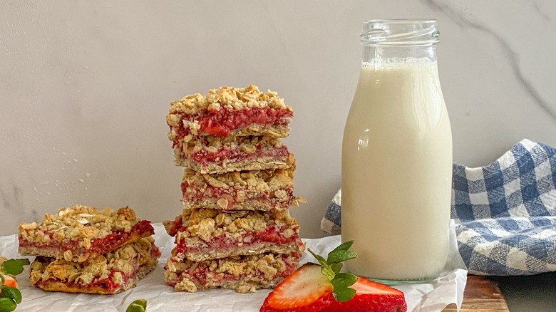 strawberry oatmeal bars with milk