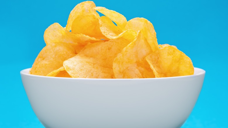 potato chips in bowl