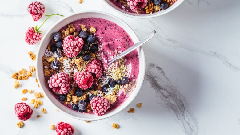 smoothie bowl with various toppings