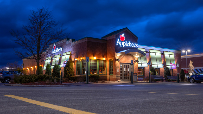 Applebee's location parking lot