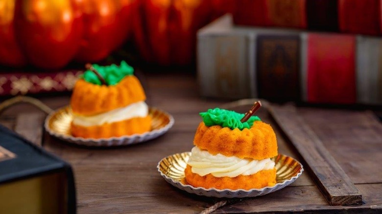 Disneyland Pumpkin-shaped bundt cakes