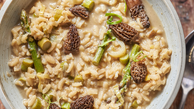 Asparagus and morel risotto