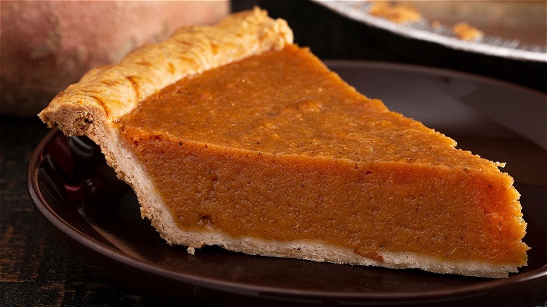 Slice sweet potato pie