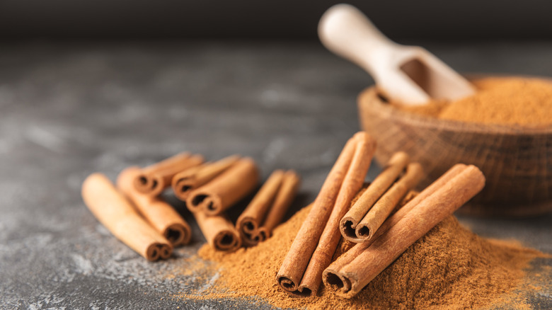 some sticks of cinnamon