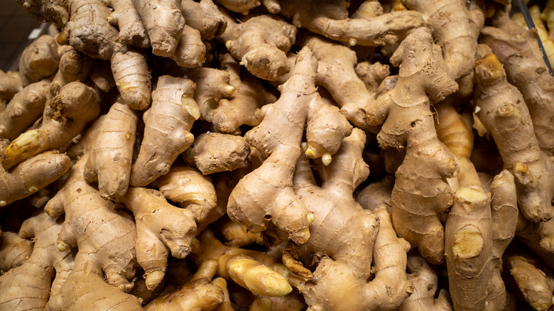 close up root ginger in a pile