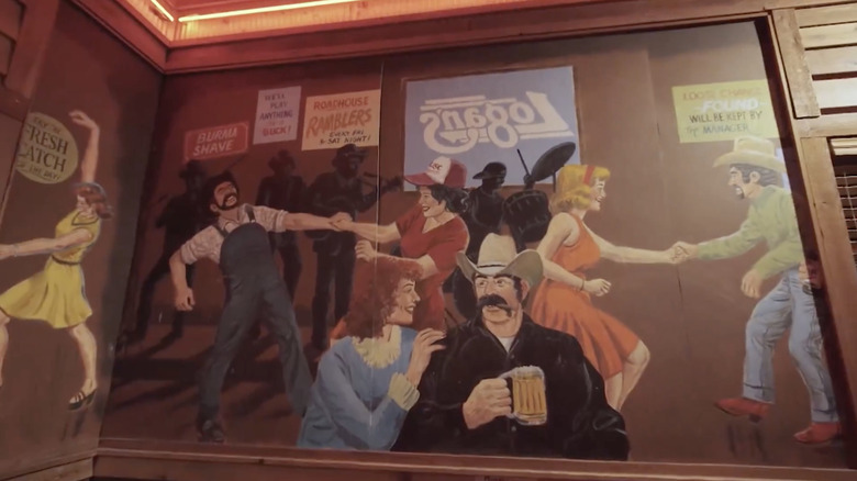 Logan's Roadhouse wall mural