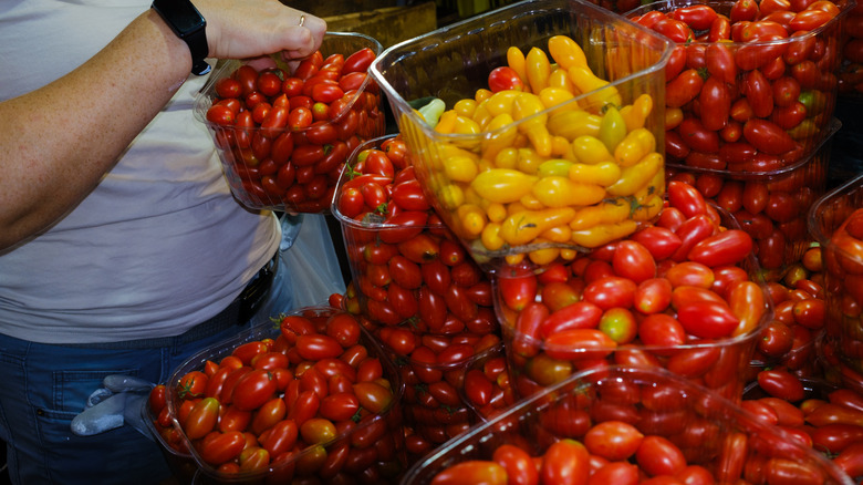 Market stand with tomato varieties