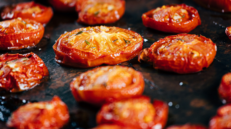 Roasted tomato slices