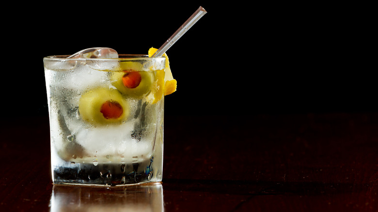 martini on the rocks olives