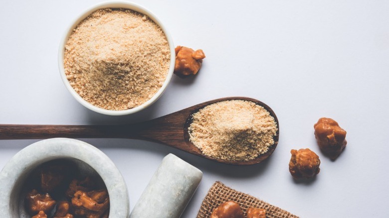 Asafoetida cake and powder