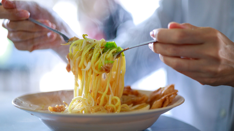 Hot egg noodle dish 