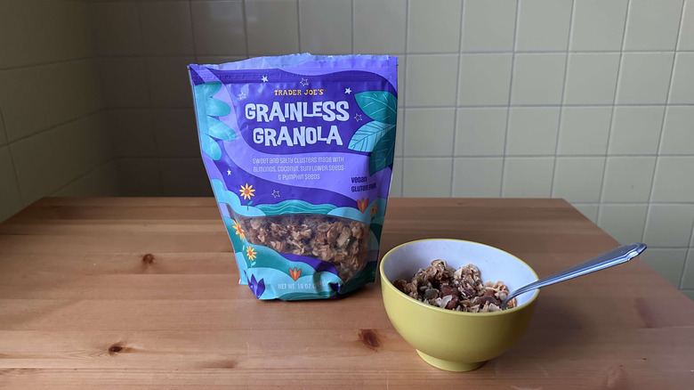 Grainless granola cereal