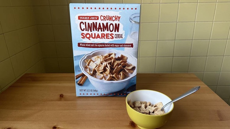 Crunchy cinnamon squares cereal